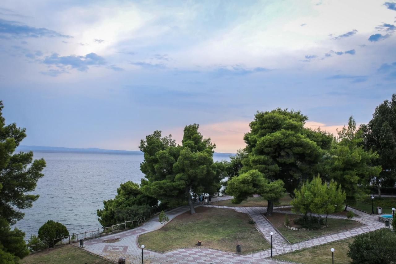 Golden Beach Hotel Metamorfosi  Buitenkant foto